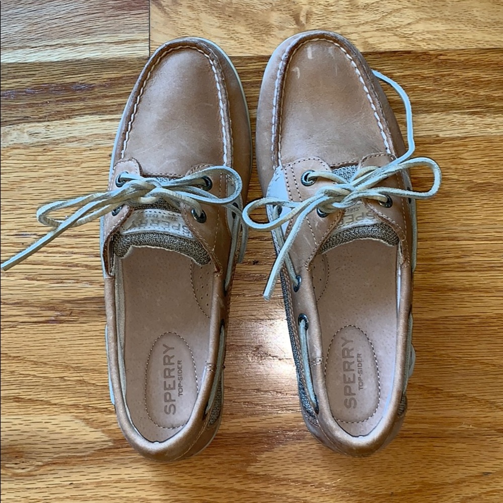 Womens sperrys topsider never worn !!